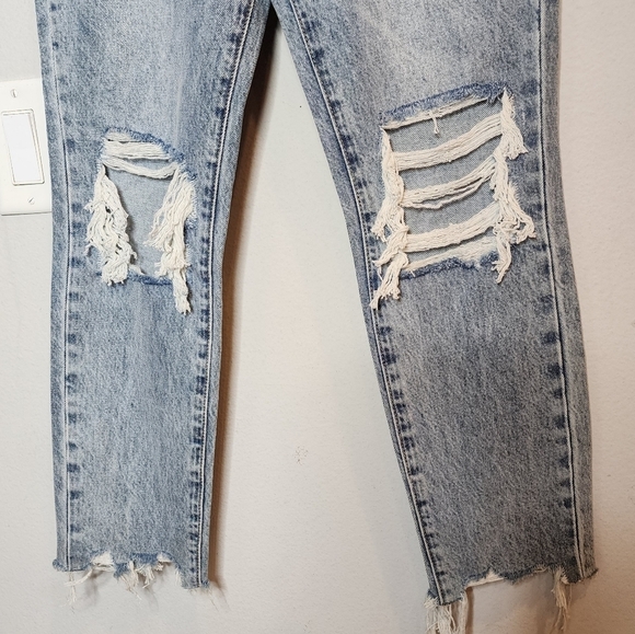 NWT Buckle Bridge By Gly highrise mom distressed jeans. Size 24 - Picture 10 of 13